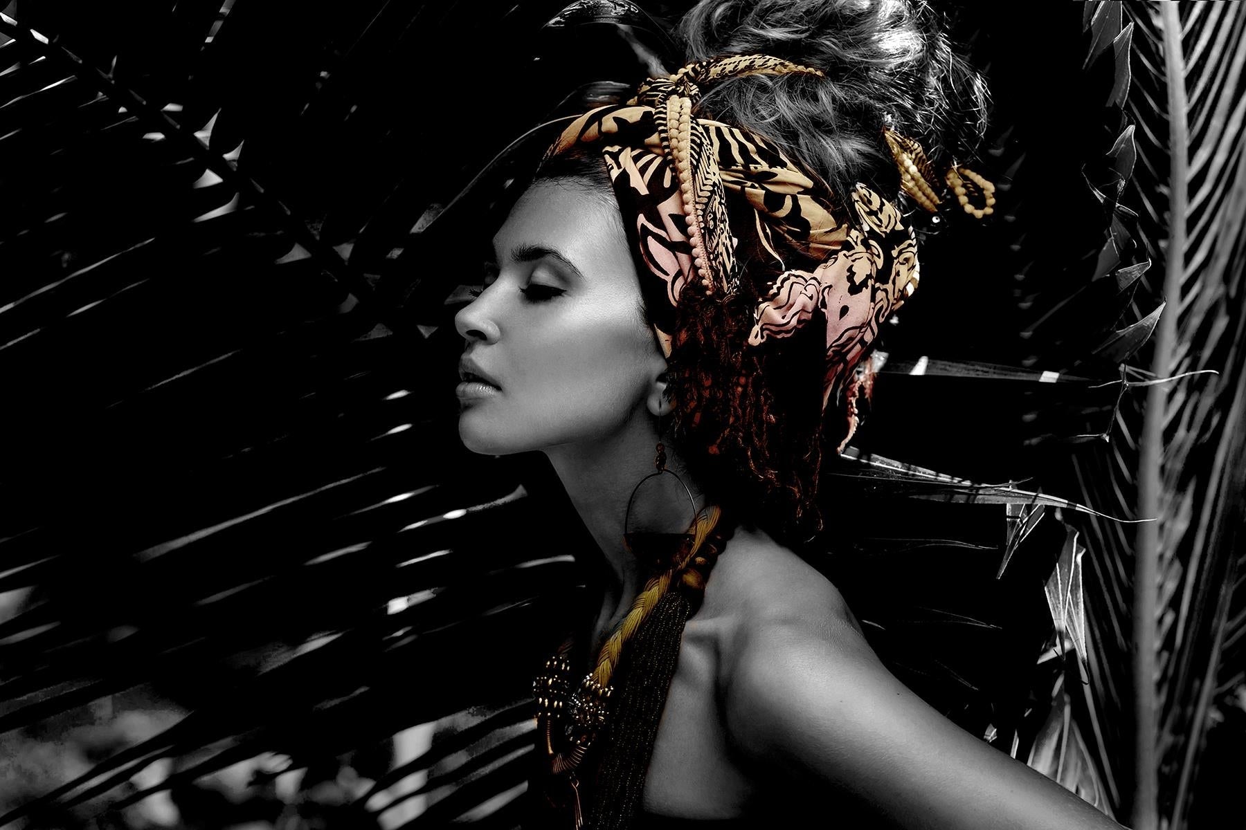 Temp Glass W/Foil - Woman Head Piece Tempered Glass