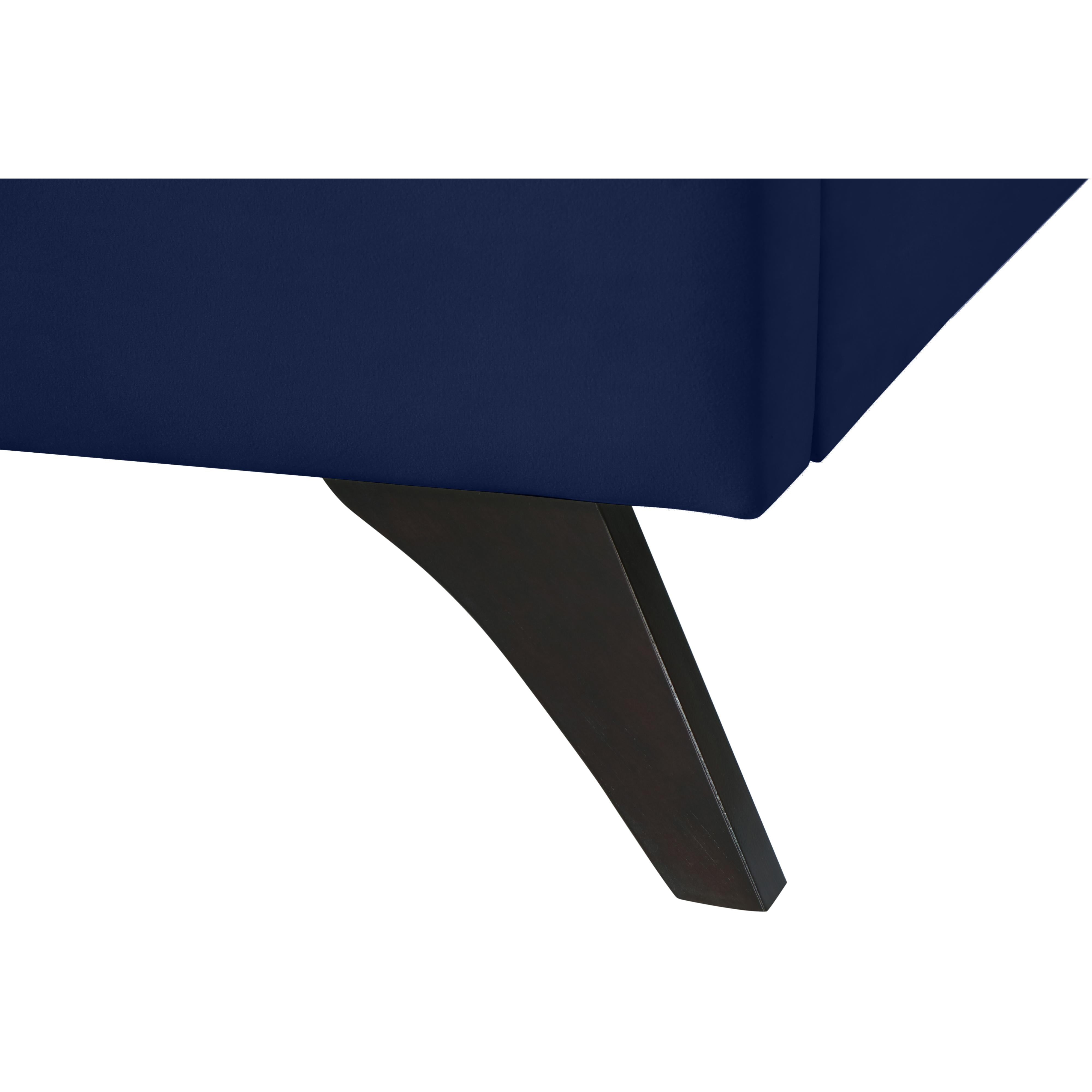 Meridian Elly Navy Velvet Queen Bed