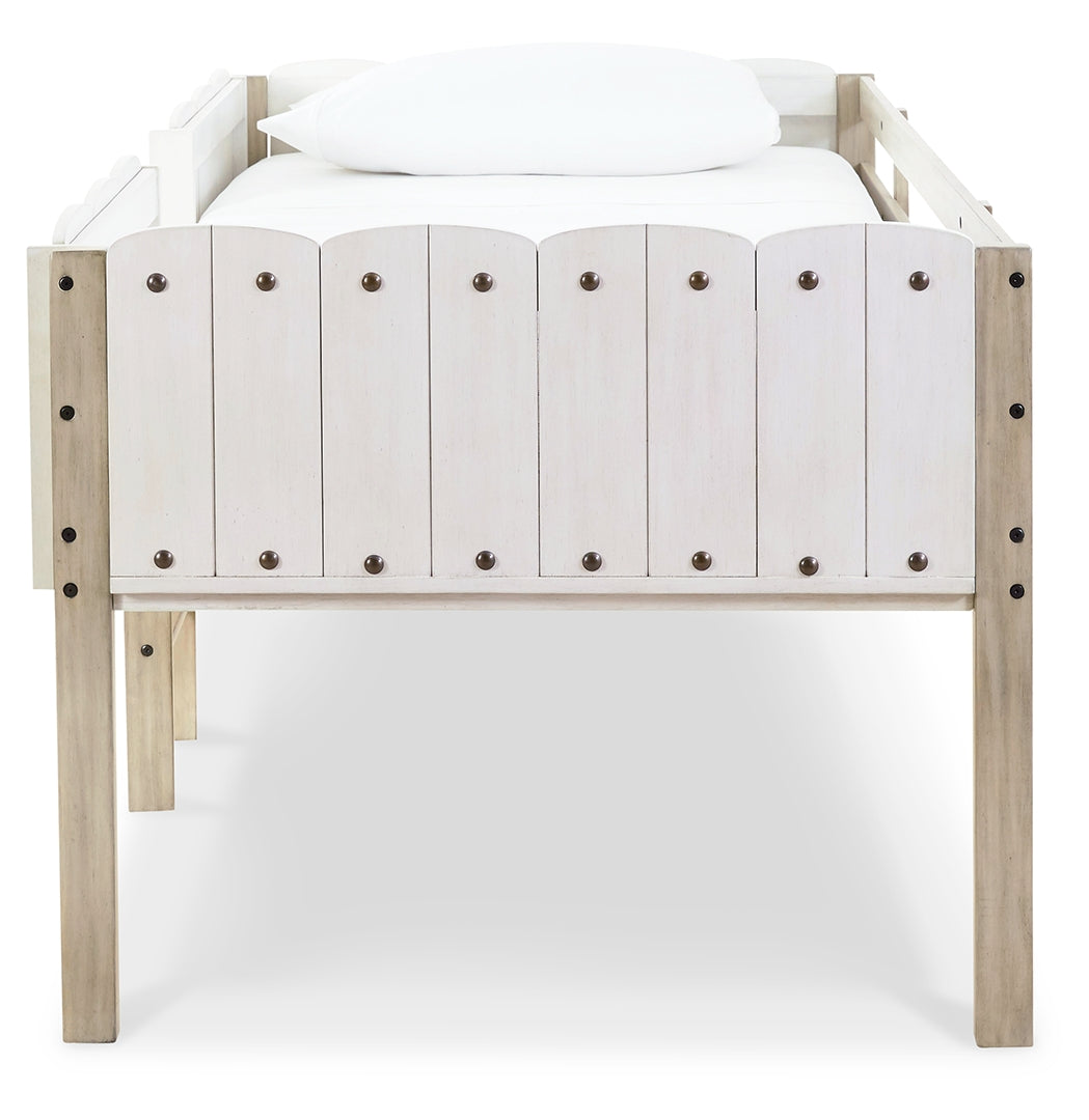 Wrenalyn Twin Loft Bed