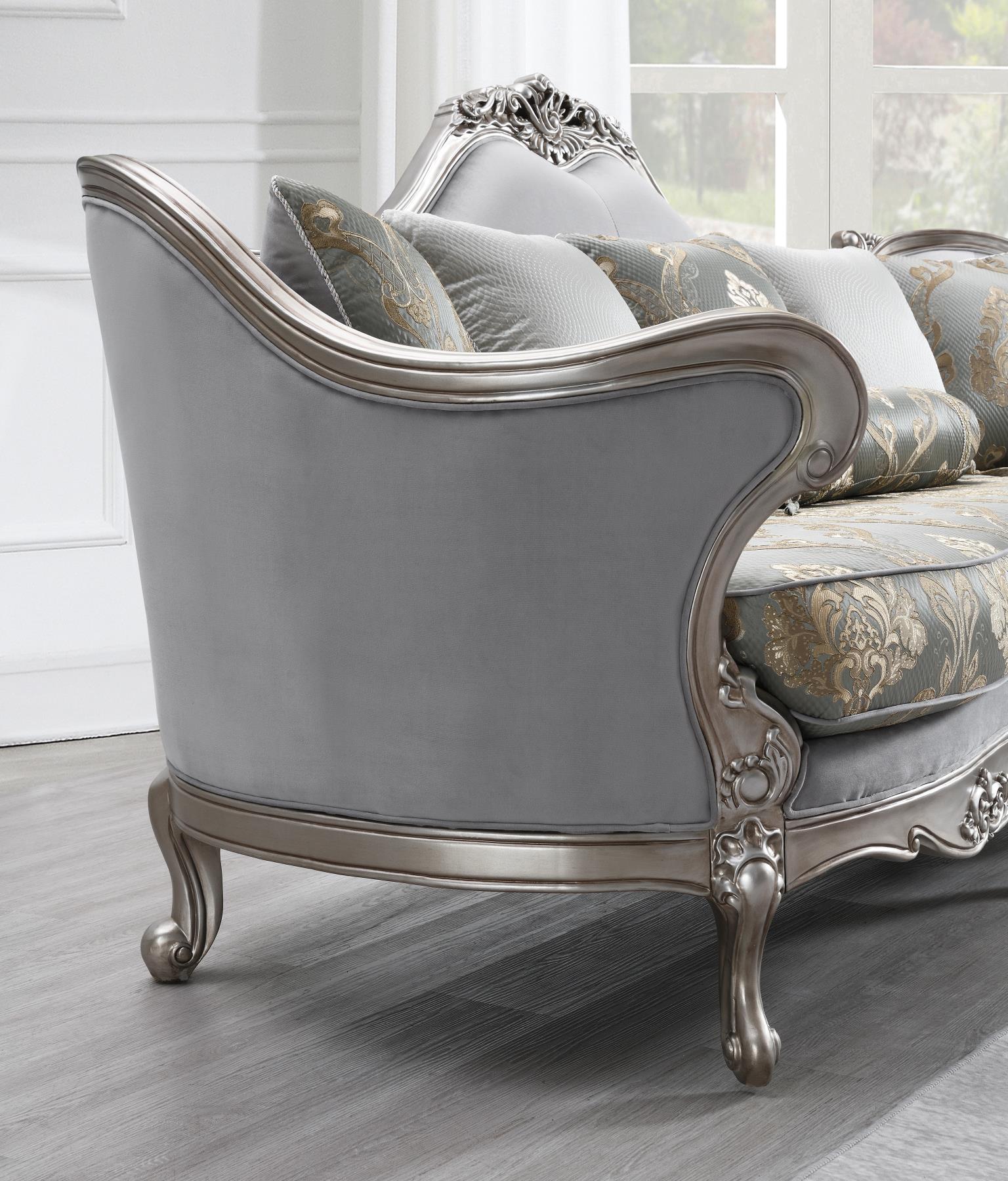 Uriah Living Collection